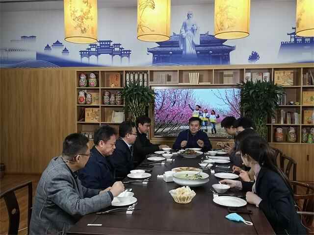 “下馆子 品美食”惠民“花式”直播促服务业复苏