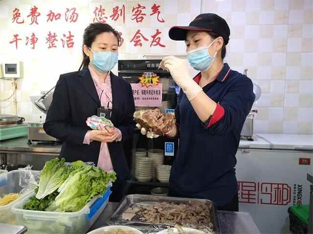 “下馆子 品美食”惠民“花式”直播促服务业复苏