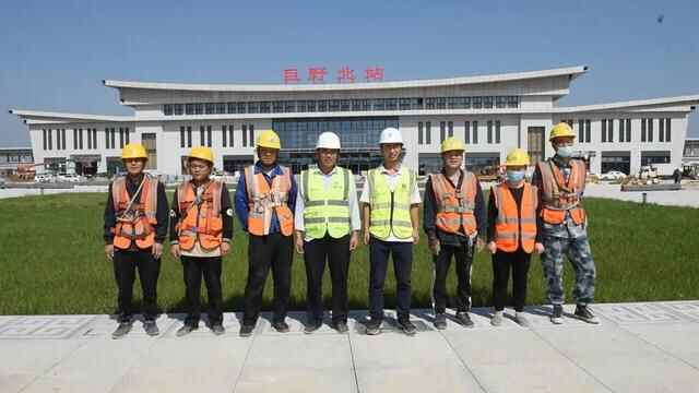 鲁南高铁巨野北站站台建设也进入了收尾阶段
