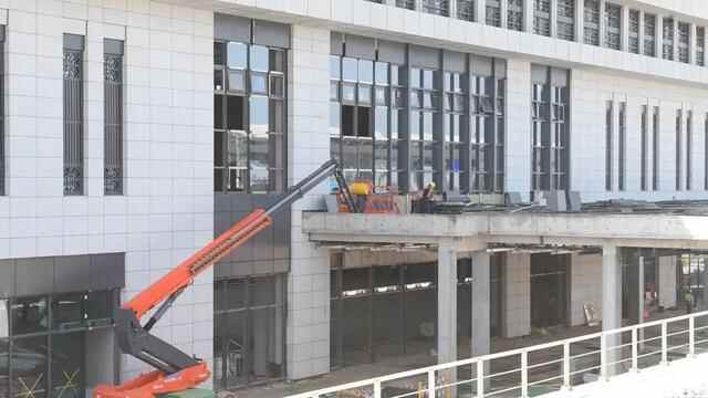 鲁南高铁巨野北站站台建设也进入了收尾阶段