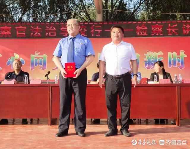 定陶区人民**检察长周文伟到冉堌镇中学开展法治课活动