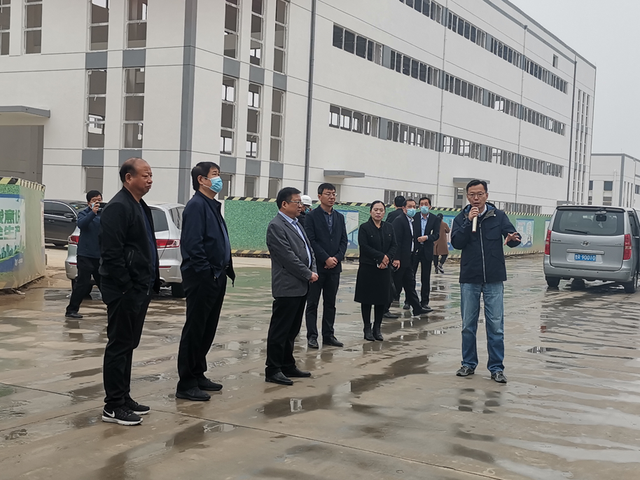【国企动态】鄄城县人大常委会主任现场视察菏泽城投原料药创新孵化园项目
