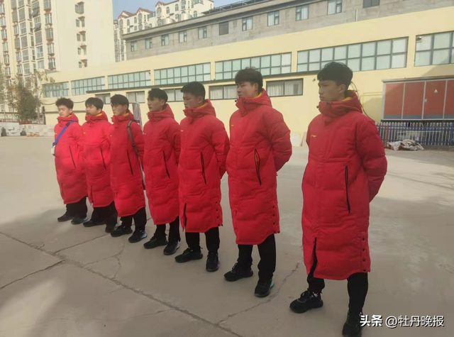 为中塞友谊再添新彩虹，东明舞狮随团远赴塞尔维亚出访演出