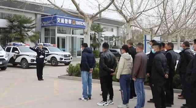 曹县公安局交警大队组织运输企业走进交通安全宣传教育阵地参观学习