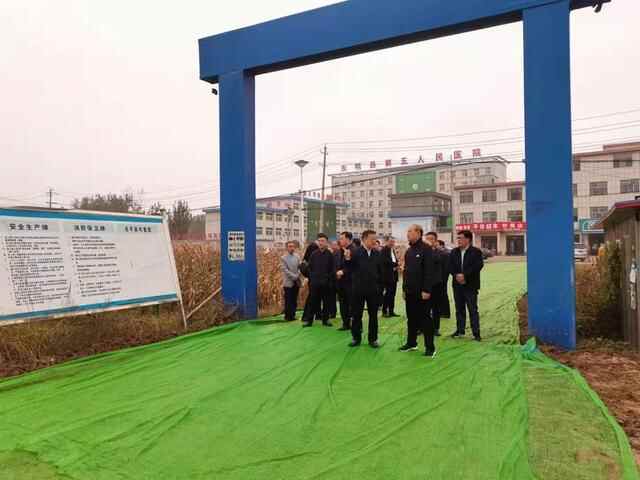 山东省委党史研究院副院长姚丙华率队到东明县小井镇调研