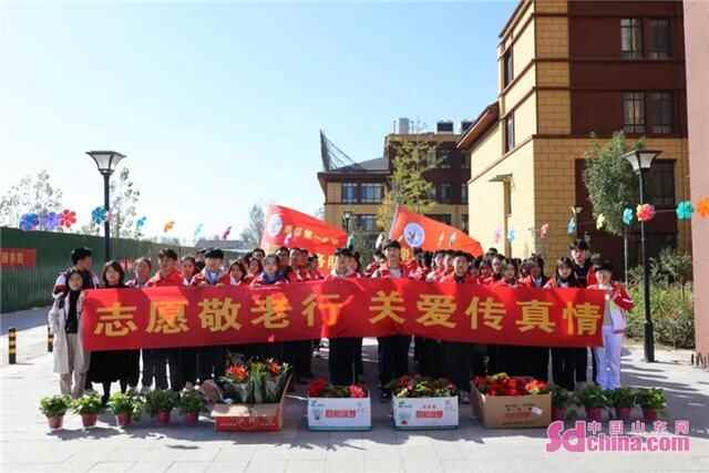 浓浓敬老情，单县一中学子走进敬老院慰问老人