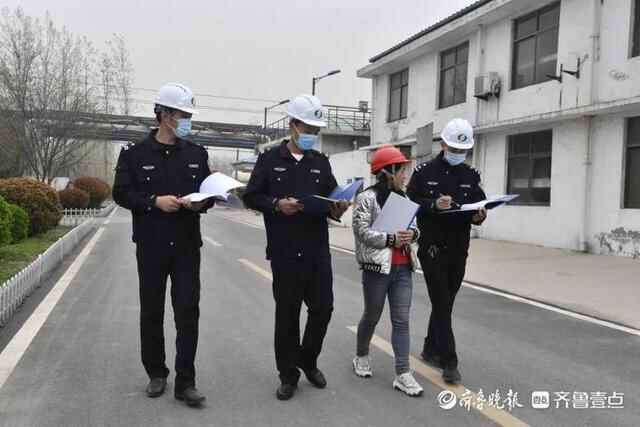巨野县公安局董**屯派出所深入企业大检查，拧紧企业安全阀