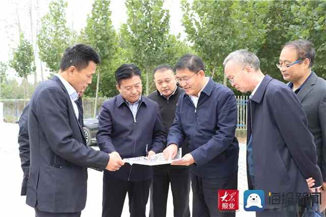 菏泽市自然资源和规划局局长王铁军到重点项目现场办公