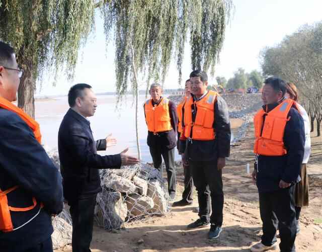 国家防总副总指挥长、水利部部长李国英到 东明县霍寨险工检查秋汛防御工作