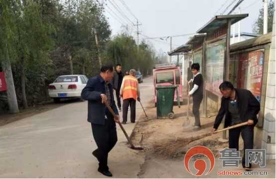 菏泽定陶区黄店镇：160名机关干部与环卫工人同吃同劳动，共庆第27个环卫节