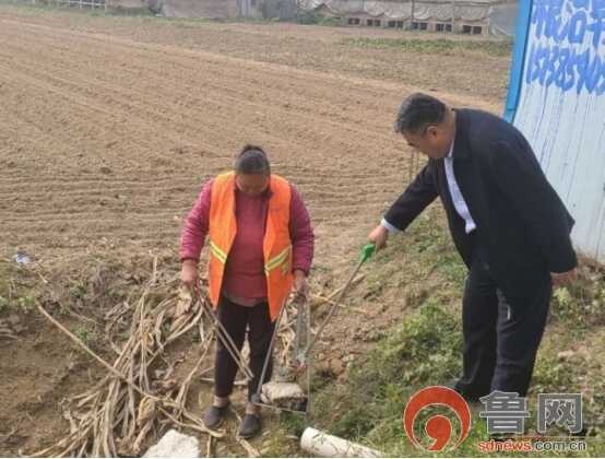 菏泽定陶区黄店镇：160名机关干部与环卫工人同吃同劳动，共庆第27个环卫节