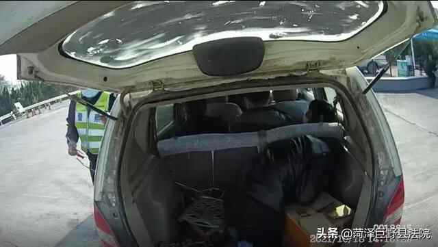​“蜷”式乘车？逃不过高速交警“火眼金睛”！