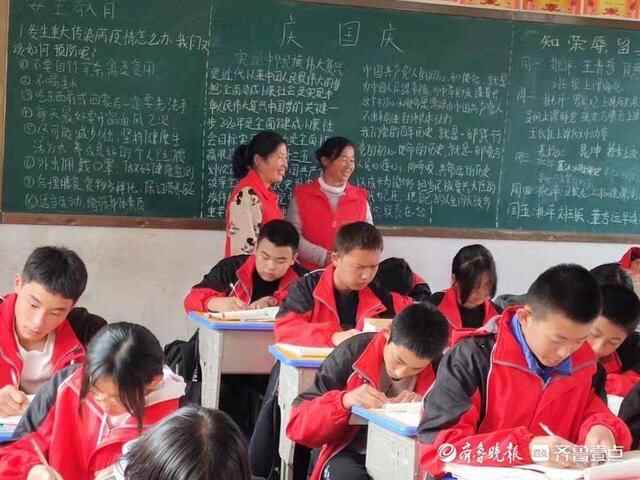 定陶区南王店镇中学举办学校开放周，促进家校沟通零距离
