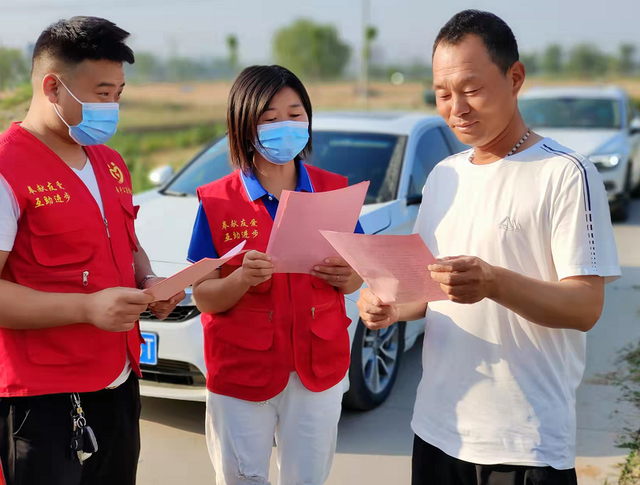 东明开展“禁燃秸秆，保护生态环境”志愿服务活动