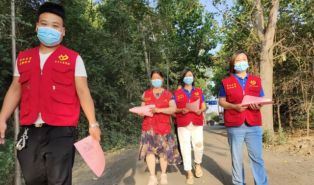 东明开展“禁燃秸秆，保护生态环境”志愿服务活动