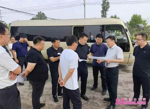 鄄城县政府领导现场调度市土发集团竹缠绕复合管道项目