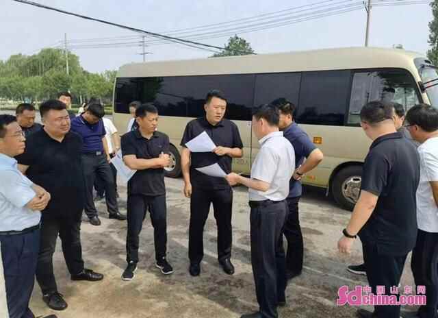 鄄城县政府领导现场调度市土发集团竹缠绕复合管道项目