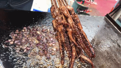 在菏泽，晚上必须去逛街吃美食，这么多小吃，你吃过哪些？