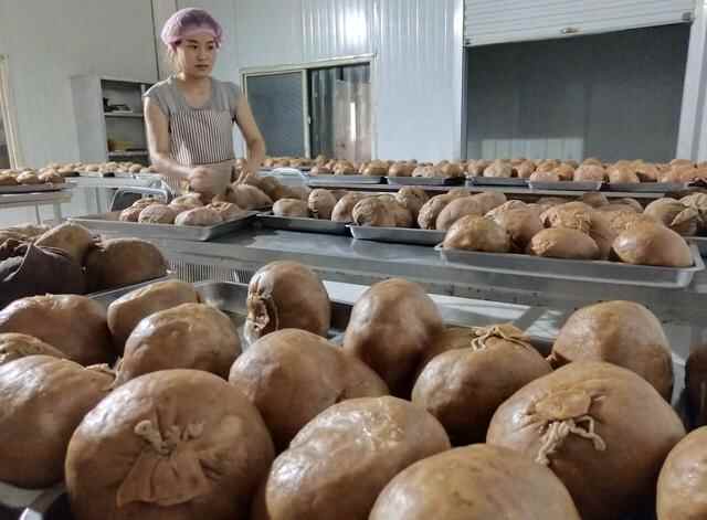 中秋市场，传统美食“升温”，东明粉肚很“吸睛”