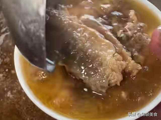 山东曹县早餐界“扛把子”，5元一碗汤火了30年，一天800碗不够卖