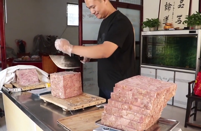 曹县传承6代的特色小吃，现片现吃夏天不卖，100元够吃2顿