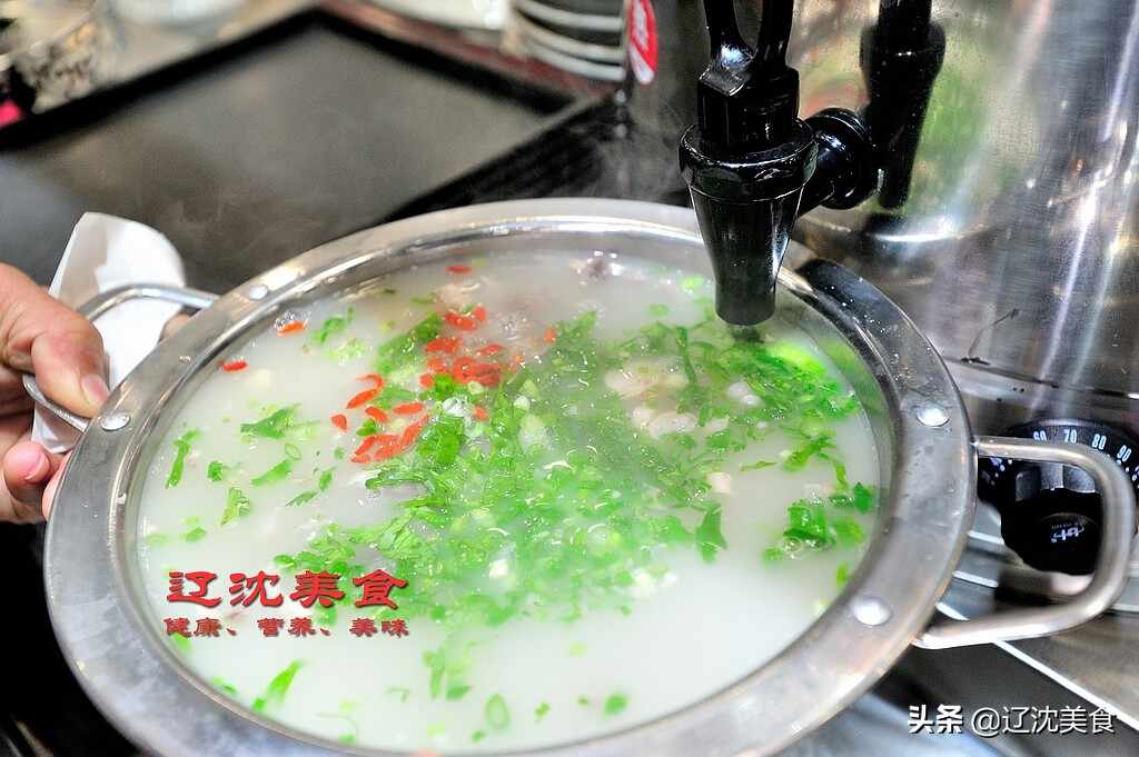 山东单县羊汤落户沈阳于洪，排队一个小时才吃上，果然是羊汤一绝