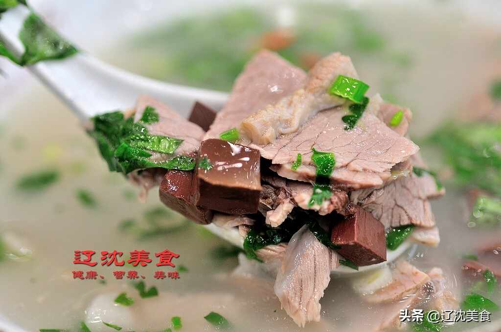 山东单县羊汤落户沈阳于洪，排队一个小时才吃上，果然是羊汤一绝