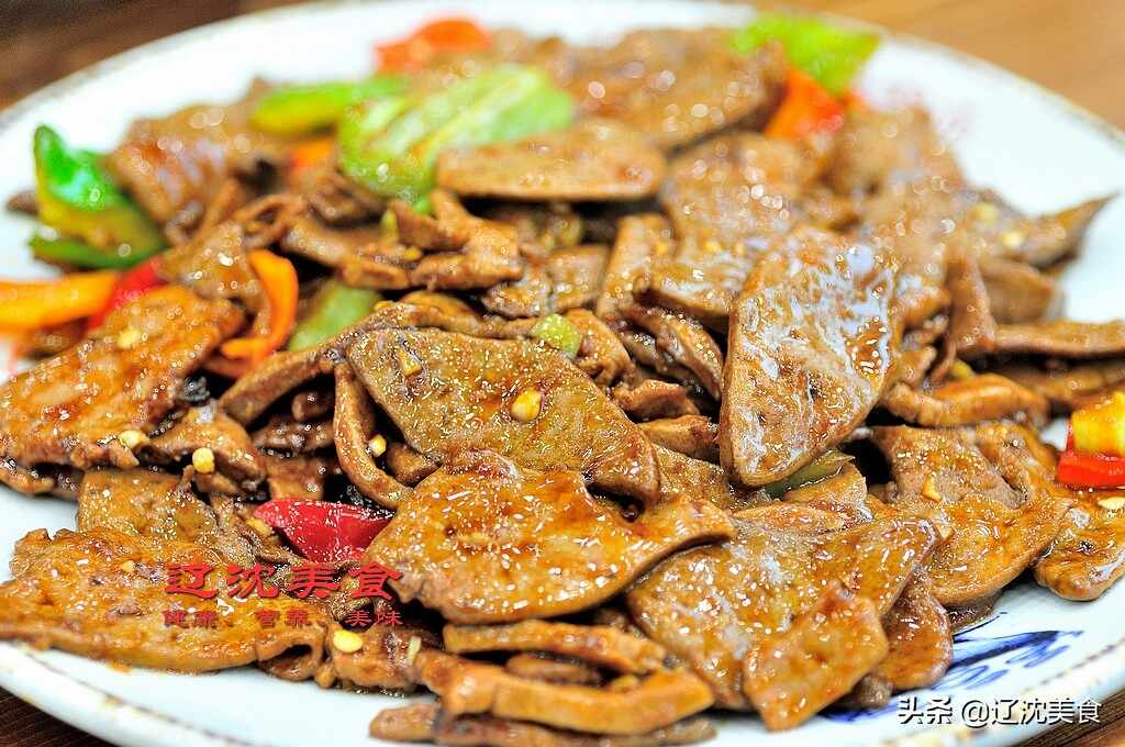 山东单县羊汤落户沈阳于洪，排队一个小时才吃上，果然是羊汤一绝