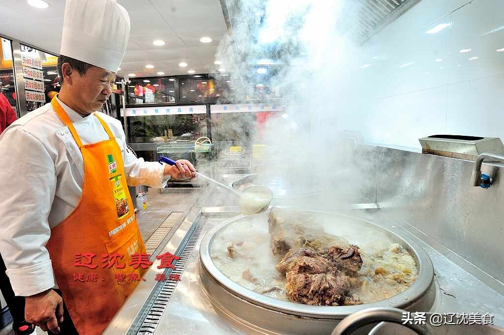 非遗美食单县羊肉汤，全透明厨房烹制熬煮，羊肉肯定不掺假