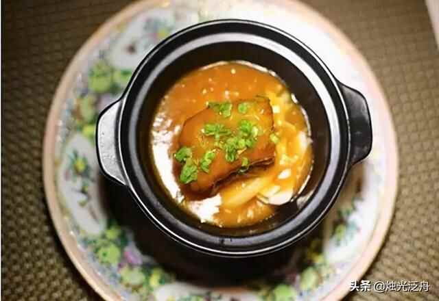美食推荐：牡丹虾球、紫姜漕汁酱烤骨、鱼羊煲制作方法