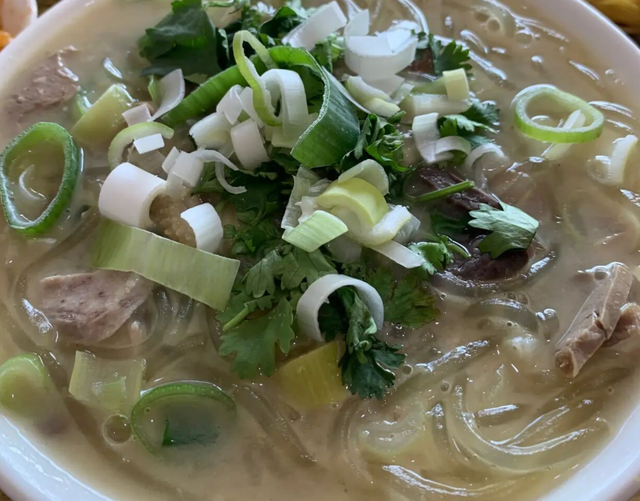 男子到菏泽，喝了一碗羊肉汤，只花了10块钱，这是不给北上广面子
