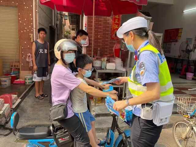 国庆我在岗｜东莞望牛墩：交**坚守岗位，护航平安出行
