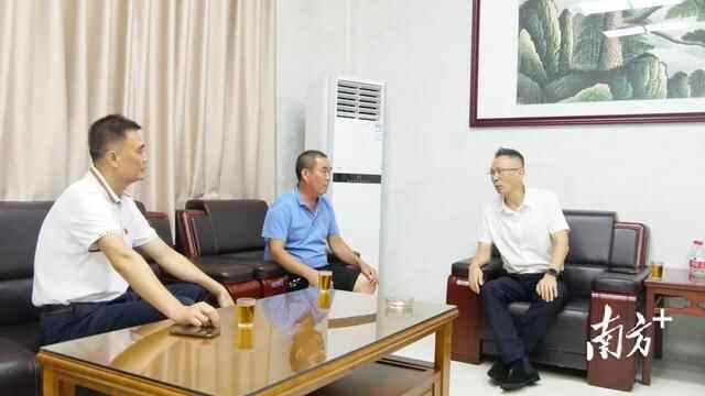 万江街道领导率队到大汾调研，强调打造“双轮驱动”大汾样本