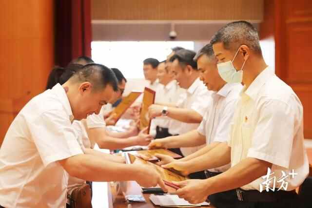 奋进前行再创新成绩，万江发起科技创新能级跃升冲锋号