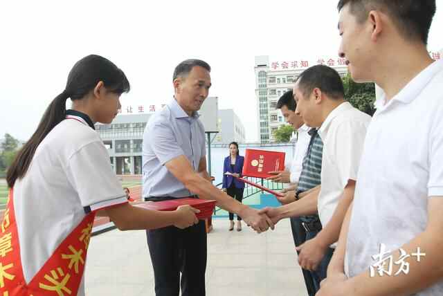 樟木头镇举行市域社会治理现代化暨平安共建宣传活动
