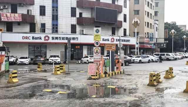 东莞“围村收费”追踪：麻涌镇拆除40个卡点并停止收费