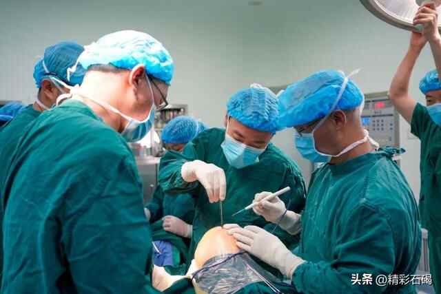 石碣镇举行庆祝第五个中国医师节表彰活动，表彰一批先进集体和个人