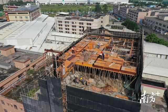 攻坚·违建｜东莞市镇联合拆除东坑镇两栋违建