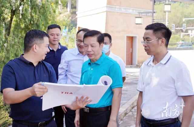 突出党建引领，清溪镇委书记率队调研乡村振兴