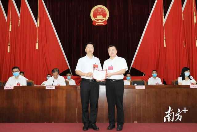 沈志攀当选清溪镇镇长