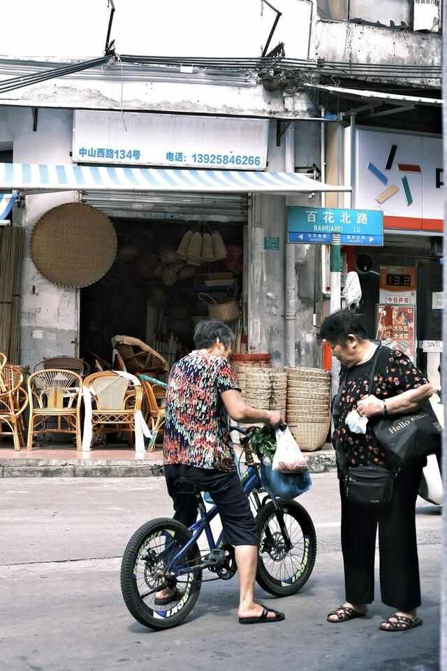 穿梭在石龙的大街小巷，能听到怎样的石龙话？
