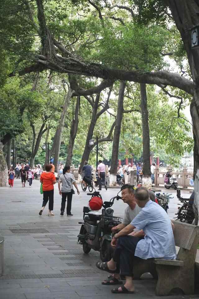 穿梭在石龙的大街小巷，能听到怎样的石龙话？