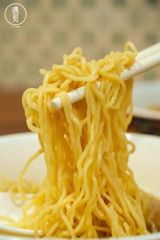 在人民路遇见蔡澜先生多次题字推荐的竹升云吞面