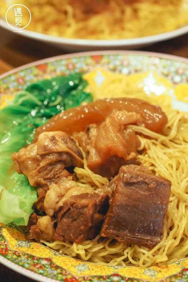 在人民路遇见蔡澜先生多次题字推荐的竹升云吞面