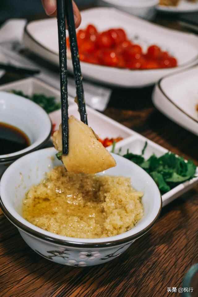 北京胡同里吃广东菜？这两家东城粤菜馆，意外地正宗，小嫩鸡地道