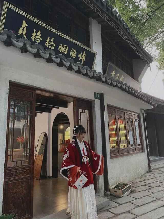 青溪老街“五一”日均游客超2万，这些特色店铺最受欢迎！