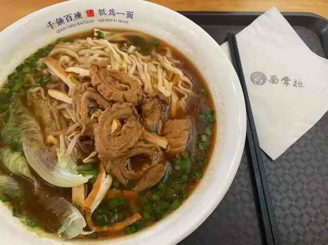 青溪老街“五一”日均游客超2万，这些特色店铺最受欢迎！