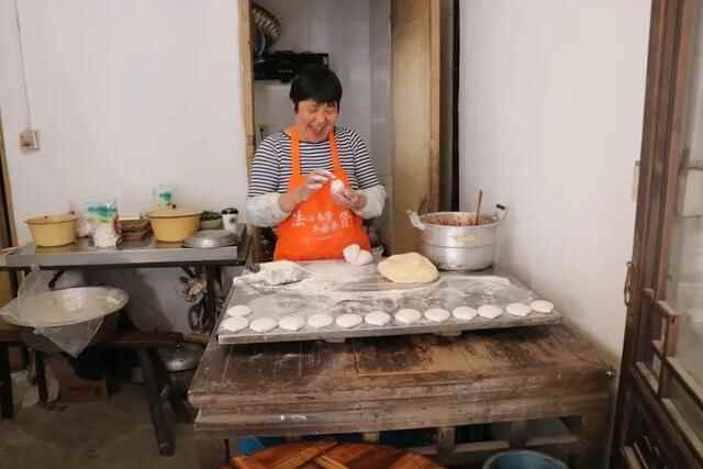 青溪老街“五一”日均游客超2万，这些特色店铺最受欢迎！