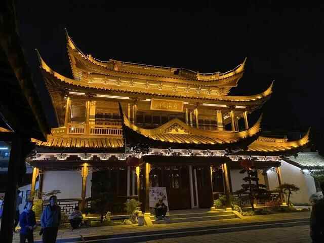 青溪老街“五一”日均游客超2万，这些特色店铺最受欢迎！