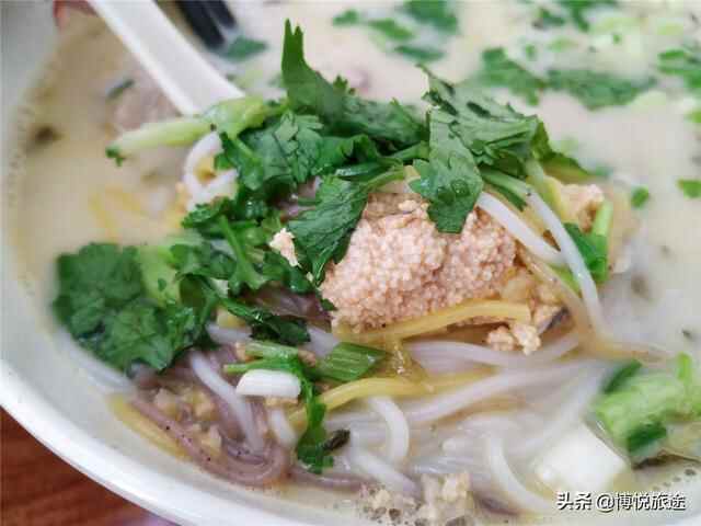 东莞美食：塘厦镇城中村里一家五谷渔粉，好味而不贵